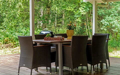 Melisa - 3Km from the Sea: Toit, Maison, Domicile, Chalet, Porte, Siding, Plate-Forme, Porche, Planche, Dur