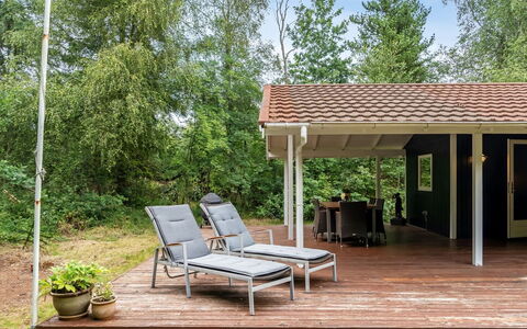 Melisa - 3Km from the Sea: Toit, Maison, Domicile, Chalet, Porte, Siding, Plate-Forme, Porche, Planche, Dur