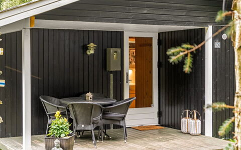 Melisa - 3Km from the Sea: Toit, Maison, Domicile, Chalet, Porte, Siding, Plate-Forme, Porche, Planche, Dur