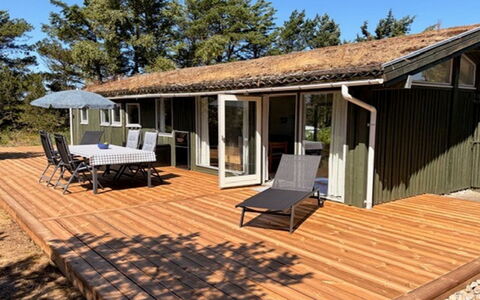 Saila - 1.2Km from the Sea: Bois, Domicile, Dur, Ombre, Chalet, Plate-Forme, Porche, Planche, Tache De Bois, Eco Hôtel