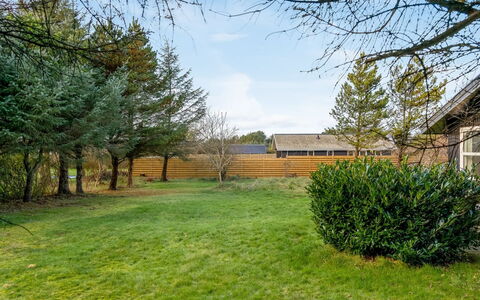 Talvikki - 1.2Km from the Sea: Bois, Domicile, Porche, Plate-Forme, Dur, Toit, Tache De Bois, Parquet, Eco Hôtel