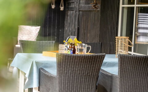 Nahuel - 1Km from the Sea: Bleu, Arbuste, Chalet, Couverture De Sol, Jardin, Biens, Ombre, Aménagement Paysager, Ferme, Eco Hôtel