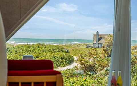 Tekla - 180M from the Sea: Meubles, Mer, Chaise, Océan, Côte, Recours, Mobilier De Jardin, Eco Hôtel, Table Basse, Rive