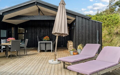 Jannus - 600M from the Sea: Bois, Meubles, Appartement, Pièce, Plafond, Tache De Bois, Chaise, Dur, Vernis, Lumber