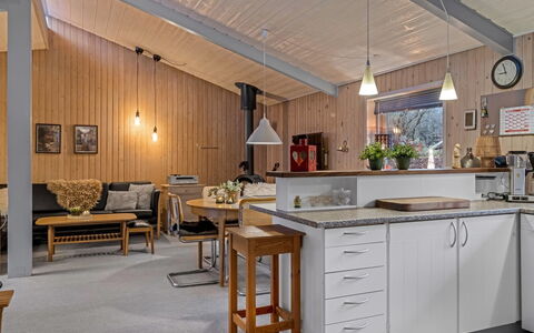 Anne - 30Km from the Sea: Meubles, Bois, Plafond, Sol, Design Intérieur, Cuisine, Luminaire, Chaise, Sol, Table Cuisine Et Salle A Manger