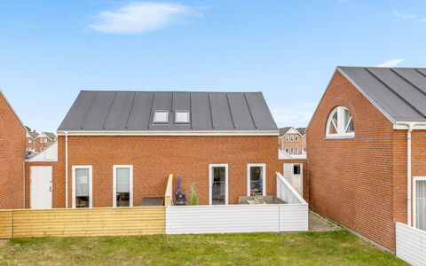 Steffan - 2.3Km from the Sea: Chalet, Arrière-Cour, Cour, Batiments Jardin, Cabanon, Siding, Mobilier De Jardin, Cabane En Rondins, Structure En Plein Air, Cabane