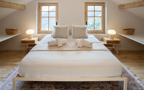 Quinette: Meubles, Design Intérieur, Sol, Bois, Sol, Chambre, Plafond, Lit, Textile, Éclairage