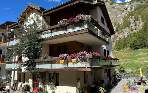 Alouette: Maison, Balcon
