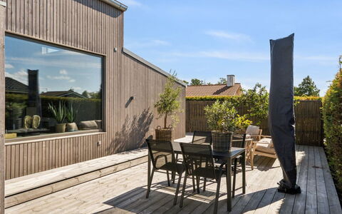 Elvie - 150M from the Sea: Bois, Domicile, Porche, Plate-Forme, Dur, Toit, Tache De Bois, Parquet, Eco Hôtel