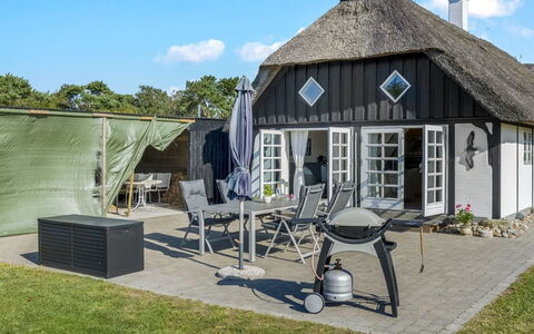 Ronja - 1.3Km from the Sea: Bois, Meubles, Appartement, Pièce, Plafond, Tache De Bois, Chaise, Dur, Vernis, Lumber