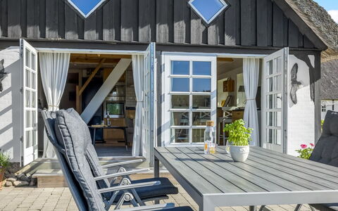 Ronja - 1.3Km from the Sea: Bois, Meubles, Appartement, Pièce, Plafond, Tache De Bois, Chaise, Dur, Vernis, Lumber