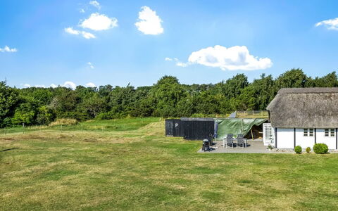 Ronja - 1.3Km from the Sea: Bois, Meubles, Appartement, Pièce, Plafond, Tache De Bois, Chaise, Dur, Vernis, Lumber