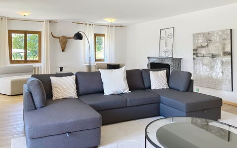 Champ de Brent: Meubles, Canapé, Sol, Design Intérieur, Salon, Sol, Table, Domicile, Appartement