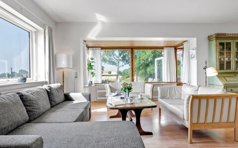 Makrina - 300M from the Sea: Chalet, Arrière-Cour, Cour, Batiments Jardin, Cabanon, Siding, Mobilier De Jardin, Cabane En Rondins, Structure En Plein Air, Cabane