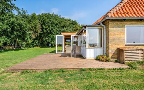 Makrina - 300M from the Sea: Chalet, Arrière-Cour, Cour, Batiments Jardin, Cabanon, Siding, Mobilier De Jardin, Cabane En Rondins, Structure En Plein Air, Cabane