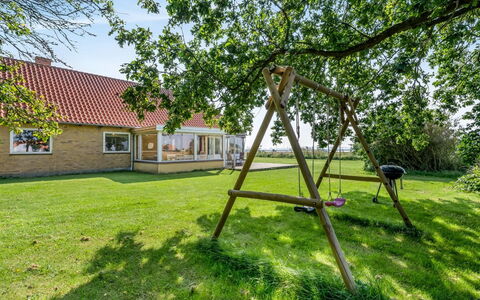 Makrina - 300M from the Sea: Chalet, Arrière-Cour, Cour, Batiments Jardin, Cabanon, Siding, Mobilier De Jardin, Cabane En Rondins, Structure En Plein Air, Cabane