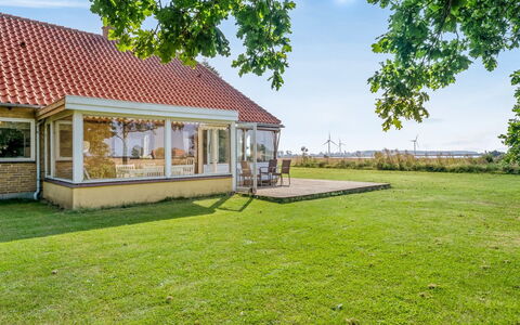 Makrina - 300M from the Sea: Chalet, Arrière-Cour, Cour, Batiments Jardin, Cabanon, Siding, Mobilier De Jardin, Cabane En Rondins, Structure En Plein Air, Cabane