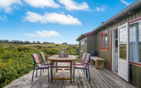 Nikolce - 500M from the Sea: Chalet, Arrière-Cour, Cour, Batiments Jardin, Cabanon, Siding, Mobilier De Jardin, Cabane En Rondins, Structure En Plein Air, Cabane