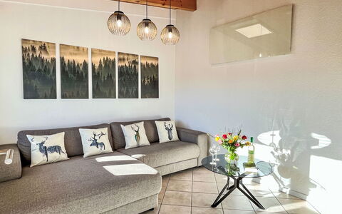 Feingeist: Meubles, Design Intérieur, Canapé, Mur, Sol, Sol, Plafond, Pièce, Salon, Éclairage