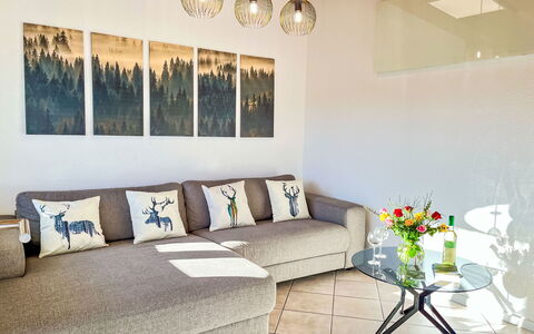 Feingeist: Meubles, Design Intérieur, Canapé, Mur, Sol, Sol, Salon, Pièce, Plafond, Éclairage