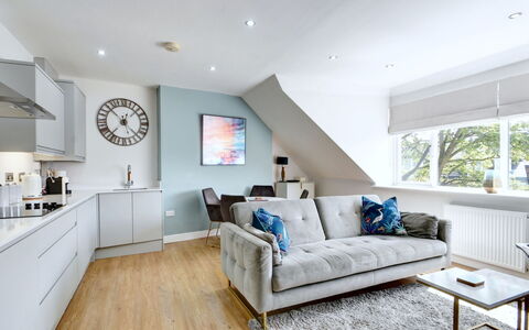 Harrogate 608: Meubles, Design Intérieur, Sol, Sol, Mur, Bois, Plafond, Pièce, Domicile, Salon