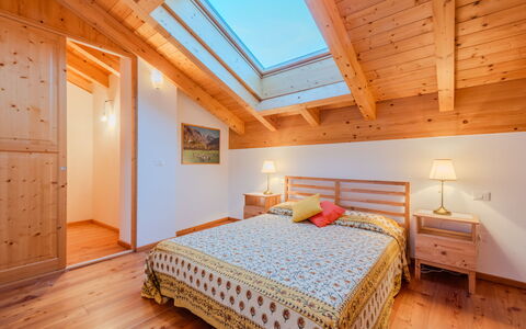 Terme di Comano 104: Design Intérieur, Bois, Plafond, Sol, Sol, Chambre, Pièce, Lit, Grenier, Domicile