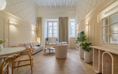 Deservi Elegant Apt. Michelangelo: Design Intérieur, Sol, Sol, Plafond, Domicile, Parquet, Appartement, Moulage, Salon