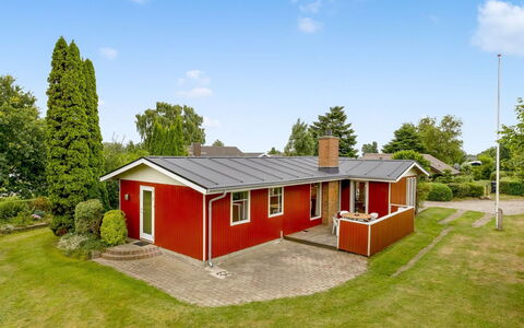 Wiggi - 250M from the Sea: Toit, Maison, Chalet, Domicile, Biens, Pelouse, Ferme, Cour, Jardin, Aménagement Paysager