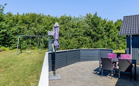 Rosamunde - 700M from the Sea: Toit, Maison, Domicile, Chalet, Siding, Biens, Allée, Batiments Jardin, Cour, Cabanon