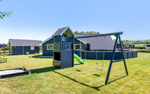 Rosamunde - 700M from the Sea: Toit, Maison, Domicile, Chalet, Siding, Biens, Allée, Batiments Jardin, Cour, Cabanon