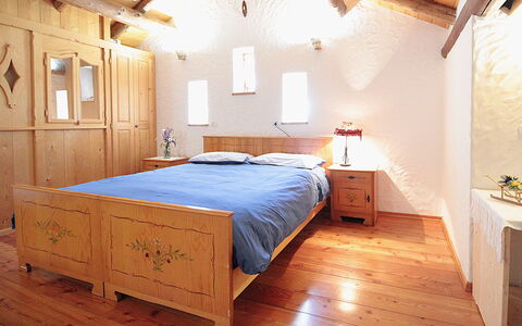 Baita Costa Di Gial: Meubles, Lit, Chambre, Design Intérieur, Mur, Literie, Drap De Lit, Bois, Sol, Sol