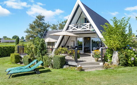 Murtuz - 50M from the Sea: Chalet, Arrière-Cour, Cour, Batiments Jardin, Cabanon, Siding, Mobilier De Jardin, Cabane En Rondins, Structure En Plein Air, Cabane