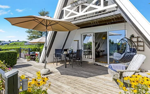 Murtuz - 50M from the Sea: Chalet, Arrière-Cour, Cour, Batiments Jardin, Cabanon, Siding, Mobilier De Jardin, Cabane En Rondins, Structure En Plein Air, Cabane