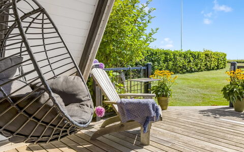 Murtuz - 50M from the Sea: Maison, Toit, Domicile, Chalet, Biens, Ferme, Villa, Porche, Siding