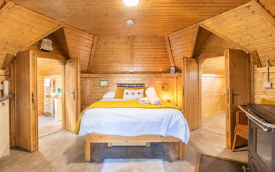 Ballater 101: Maison, Zone Résidentielle, Domicile, Toit, Composite, Biens, Chalet, Ombre, Piscine, Villa