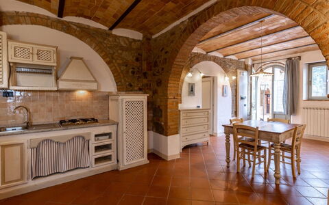 Montalcino 17: Design Intérieur, Sol, Meubles, Plafond, Bois, Cuisine, Sol, Comptoir, Éclairage, Pièce