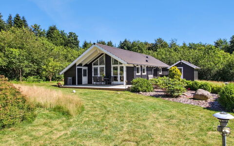 Alimpij - 30Km from the Sea: Chalet, Arrière-Cour, Cour, Batiments Jardin, Cabanon, Siding, Mobilier De Jardin, Cabane En Rondins, Structure En Plein Air, Cabane