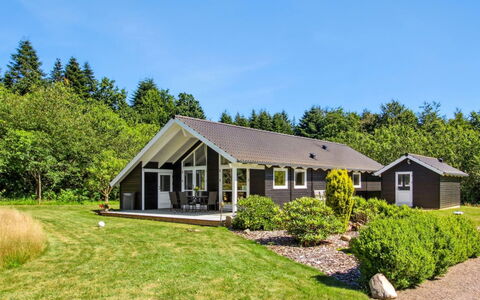 Alimpij - 30Km from the Sea: Chalet, Arrière-Cour, Cour, Batiments Jardin, Cabanon, Siding, Mobilier De Jardin, Cabane En Rondins, Structure En Plein Air, Cabane