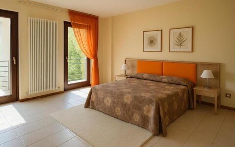 Villa Diamante: Meubles, Design Intérieur, Sol, Sol, Pièce, Bois, Chambre, Lit, Textile, Plafond