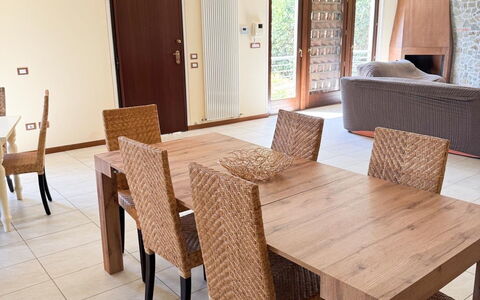 Villa Diamante: Meubles, Sol, Sol, Design Intérieur, Chaise, Table, Bois, Salle À Manger, Table Cuisine Et Salle A Manger, Pièce