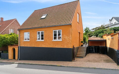 Habbo - 300M from the Sea: Appartement, Condominium, Biens, Balcon, Villa, Hôtel