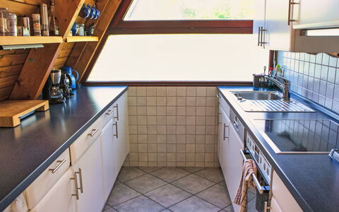 Meeresbrise: Cuisine, Bois, Comptoir, Sol, Design Intérieur, Meubles, Sol, Plafond, Cabinetry, Principaux Appliance
