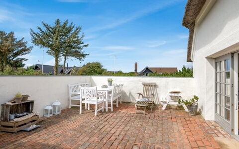 Reinhard - from the Sea: Chalet, Arrière-Cour, Cour, Batiments Jardin, Cabanon, Siding, Mobilier De Jardin, Cabane En Rondins, Structure En Plein Air, Cabane