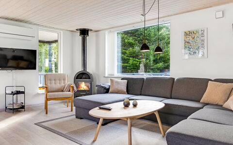 Elja - 400M from the Sea: Meubles, Bois, Design Intérieur, Sol, Salon, Canapé, Sol, Domicile, Pièce