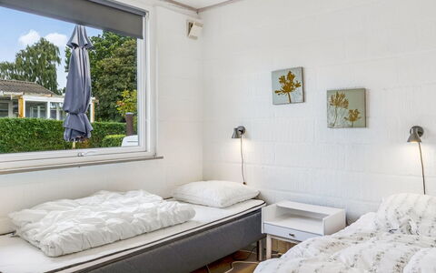Elja - 400M from the Sea: Mur, Design Intérieur, Sol, Meubles, Chambre, Lit, Sol, Plafond, Drap De Lit, Literie