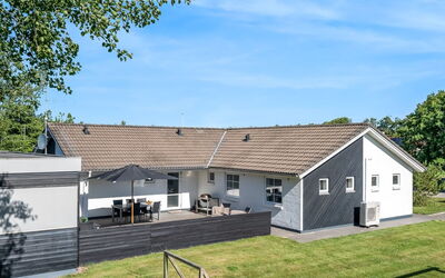 Guthbrand - 1.3Km from the Sea