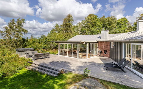 Utsikten: Toit, Arbuste, Domicile, Chalet, Biens, Ferme, Jardin, Aménagement Paysager, Siding, Allée