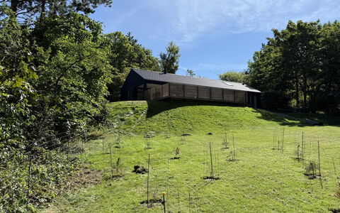 Aggi - 850M from the Sea: Chalet, Arrière-Cour, Cour, Batiments Jardin, Cabanon, Siding, Mobilier De Jardin, Cabane En Rondins, Structure En Plein Air, Cabane