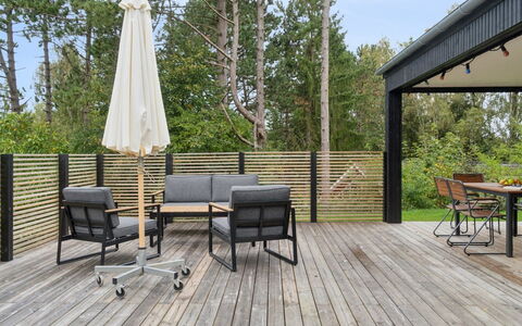 Aggi - 850M from the Sea: Chalet, Arrière-Cour, Cour, Batiments Jardin, Cabanon, Siding, Mobilier De Jardin, Cabane En Rondins, Structure En Plein Air, Cabane