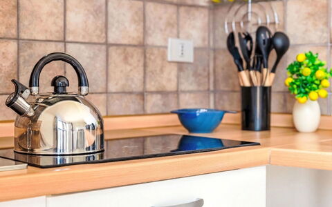 Angela House: Appareil De Cuisine, Cuisine, Vaisselle, Comptoir, Électroménager, Petit Appareil, Robinet
